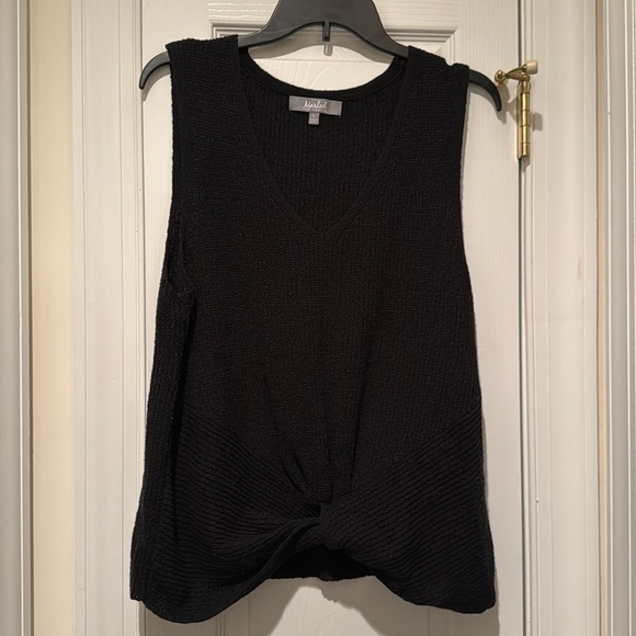 Twist front sleeveless sweater - Picture 1 of 3